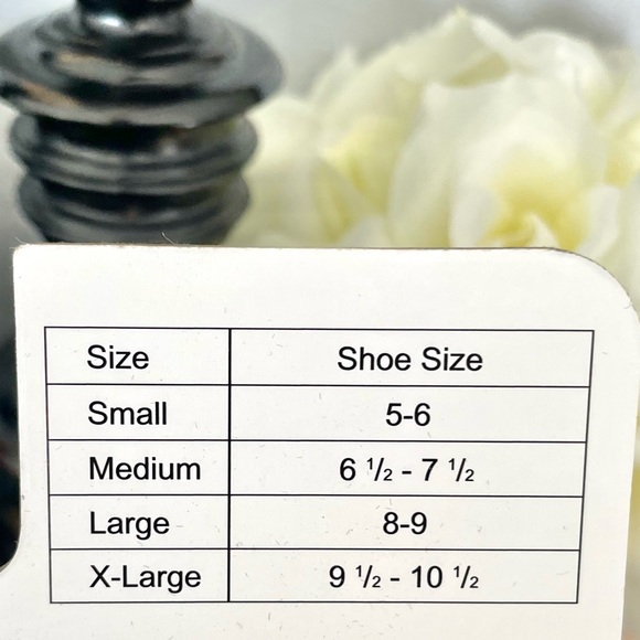 NWT Women’s Memory Foam Sherpa Boot Slipper Shoes - Picture 9 of 9